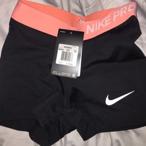 Nike pro shorts 3"