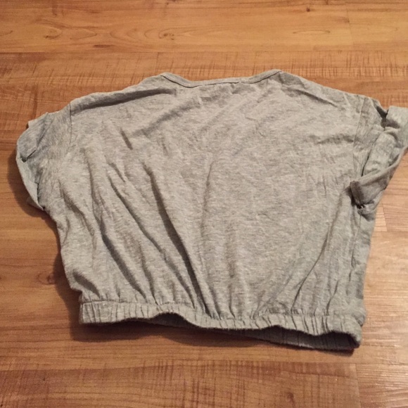 Forever21 CHILL OUT crop - Picture 2 of 4