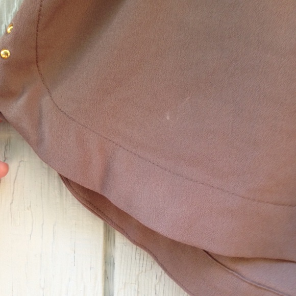 Cute brown shorts with gold studs - Picture 3 of 4