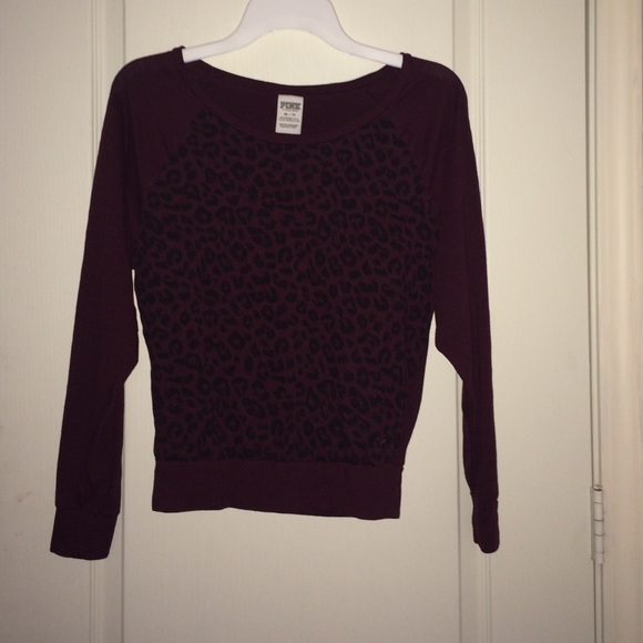 Maroon cheetah print tee.