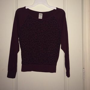 Maroon cheetah print tee.