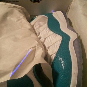 Jordan 11 aqua  nwt