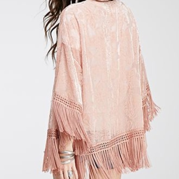 👀ISO👀 Blush Velvet Fringe Kimono Forever 21 Sz L