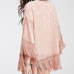 👀ISO👀 Blush Velvet Fringe Kimono Forever 21 Sz L