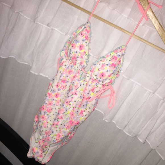 Victoria's Secret Other - Victoria's Secret Flower/Floral Print Swimsuit!!
