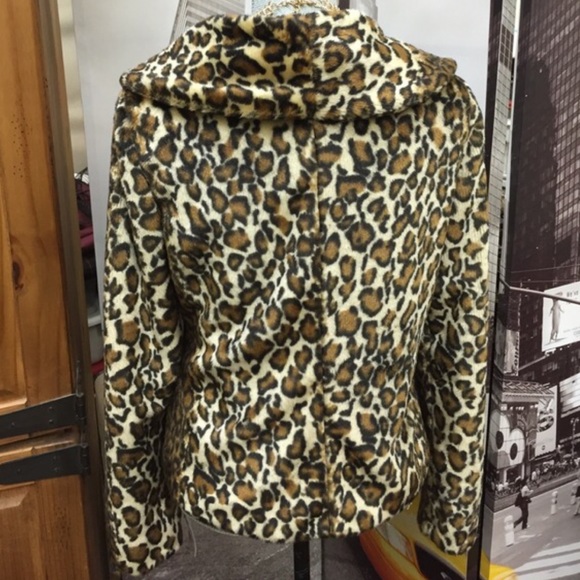 Cheetah print jacket! - Picture 2 of 4