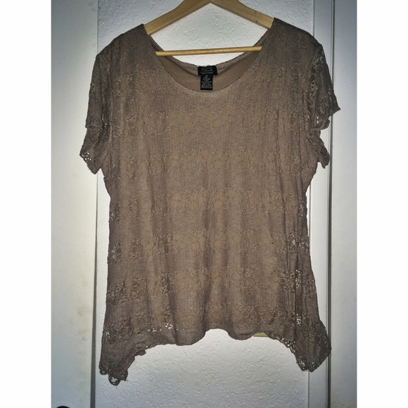 PLUS SIZE TAUPE TOP!