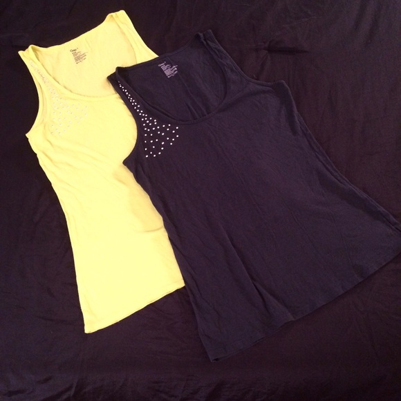 2 Gap Tank Tops - Picture 2 of 4