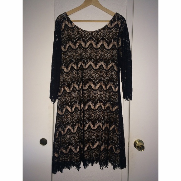 PLUS SIZE LACE DRESS
