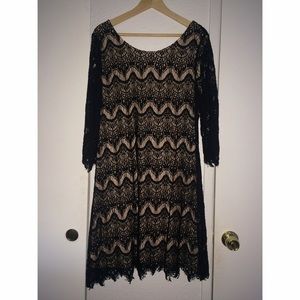 PLUS SIZE LACE DRESS