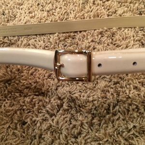 ✂️PRICE CUT✂️Thin patent J Crew belt M