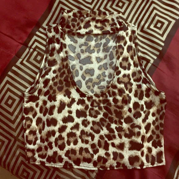 Leopard crop top