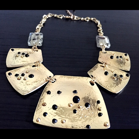 Egyptian Magic: Gold Sq Metal Necklace