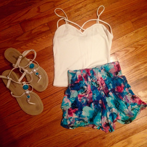Floral shorts 🌸