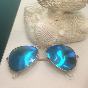 Ray Ban Aviators - Blue Mirrored Lenses