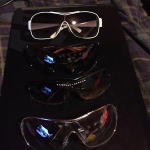 4 pair of sunglasses. Summer time ready!