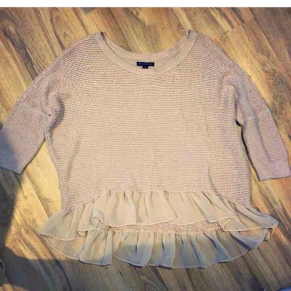 American Eagle spring tan sweater small