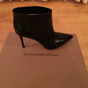 Brand new black Gianvito Rossi point toe boots