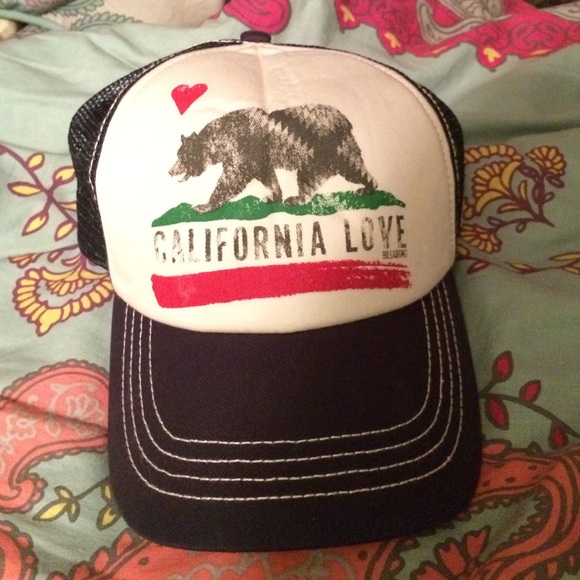 PacSun California Love Hat