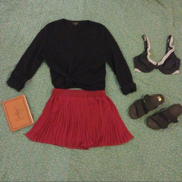 Pleated Maroon Skirt | BCBG