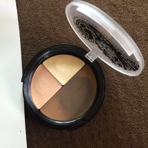 Senna Contour Kit in Fair-Tan