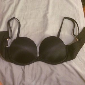 Very sexy strapless Vitoria secret bra •36c•