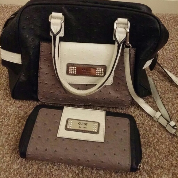 **SET** GUESS purse and wallet, grey black & white