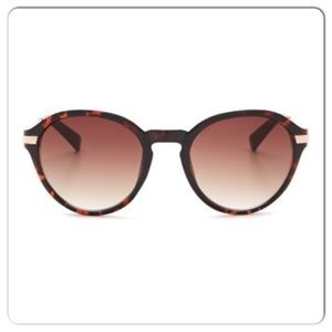 New Vince Camuto oversized sunnies