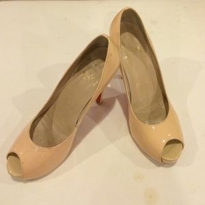 Patent leather beige Louboutin heels