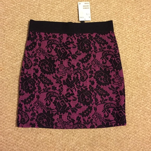 H&M pink and black skirt