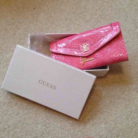 Guess Pink Wallet *NEW*