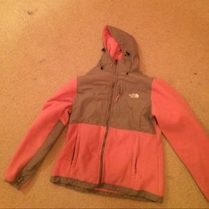 Light pink north face (willing to negotiate)
