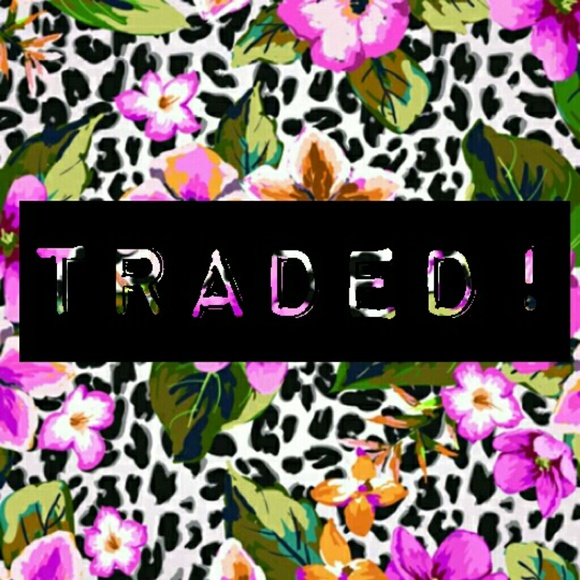 *TRADED*Kirra lightweight floral hoodie