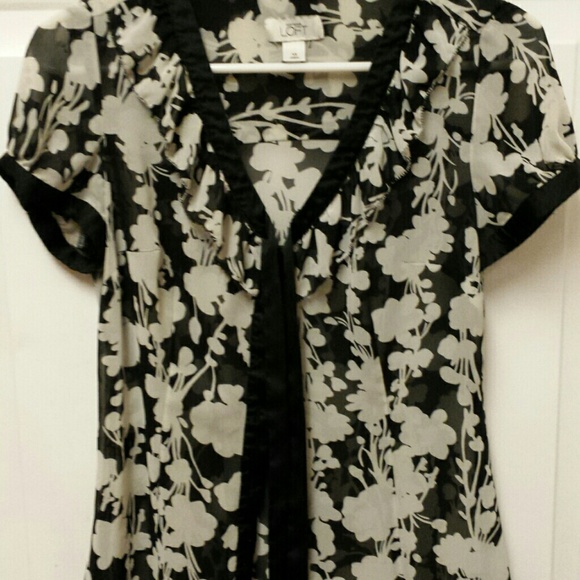 Black and white floral top