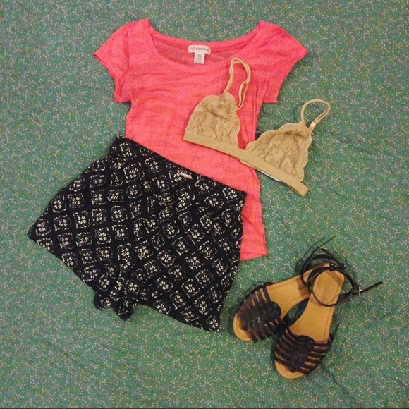 Basic tee | salmon & animal print