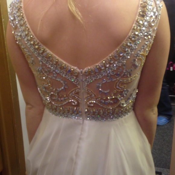 Prom dress!! - Picture 3 of 4