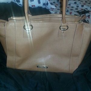 Brown large shoulder bag