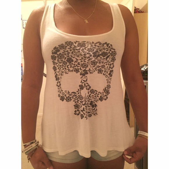 Aran's Den white skull tank top w/ sheer back