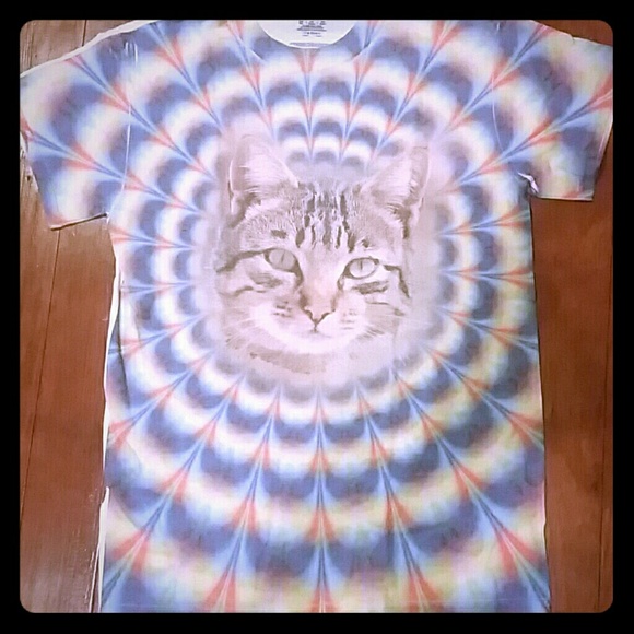 ❌SOLD❌ Tripy Cat shirt - Picture 1 of 3