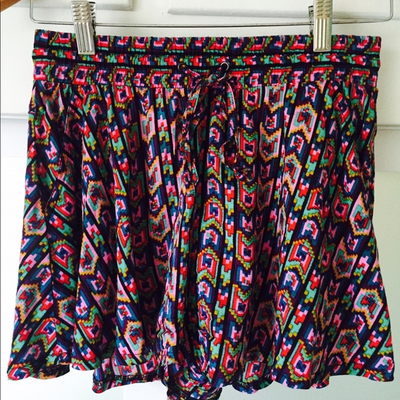 Tribal Print Flowy Shorts - Picture 1 of 2