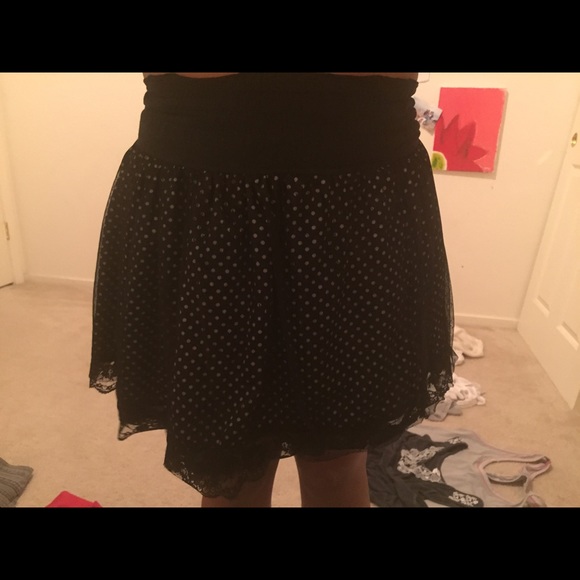Forever 21 black and white polk a dot skirt