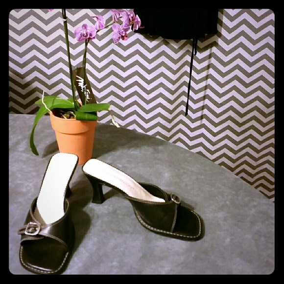 Leather 5.5 Heels Mules Adjustable Sandals Hillard