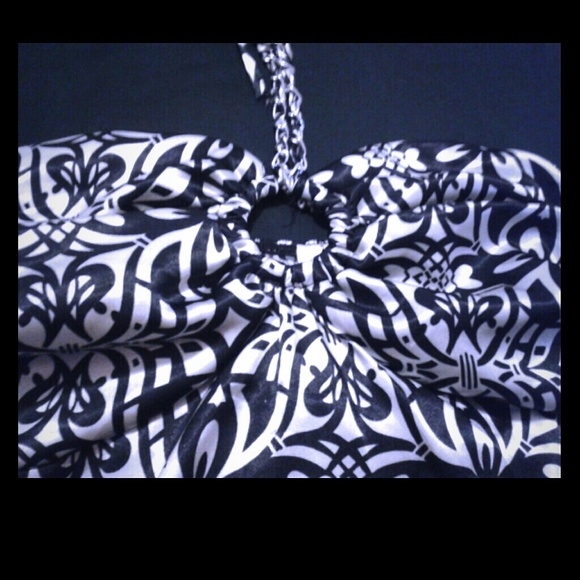 Strapless silky top with open circle ring in cente - Picture 1 of 3