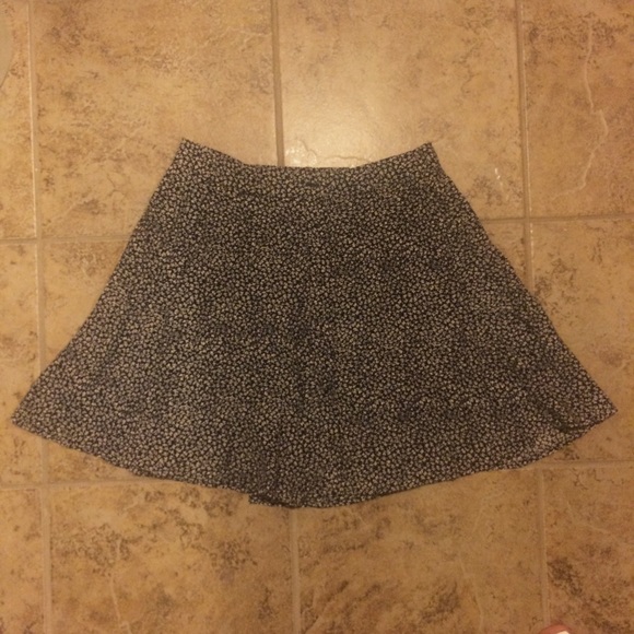 Floral Skirt - Picture 3 of 4