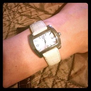 Lds Honora Watch with 2 bands!