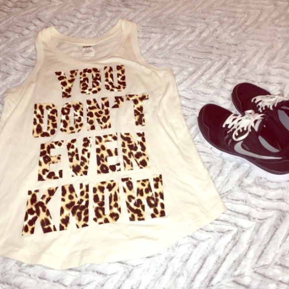 VS pink tank