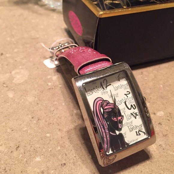 ✨New Pink Luscious Watch!!! 💕Only $15 dóllars.