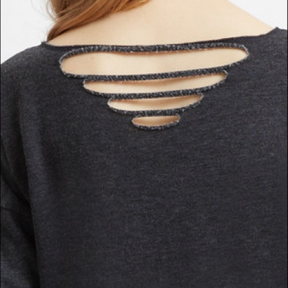 Chic Aeropostale cut Sweatshirt. - Picture 3 of 6