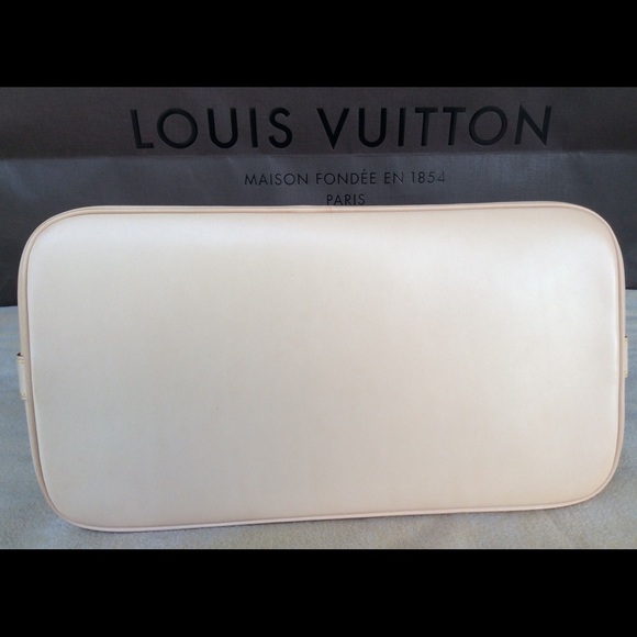 💕SOLD💕💯% Authentic Louis Vuitton Monogram Alma - Picture 3 of 4