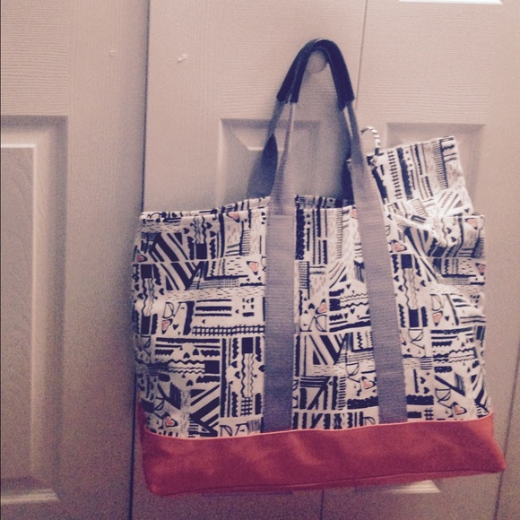 DVF Loves Roxy tote bag slightly used